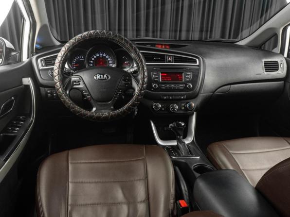 Kia Ceed II Рестайлинг с пробегом 2018 года, цена 1 395 000 рублей, 198241 км, хэтчбек, Автокод Объявления