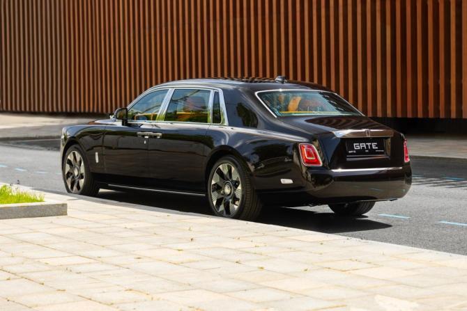 Новый Rolls-Royce Phantom VIII 2024 года, цена 98 000 000 рублей, седан, Автокод Объявления