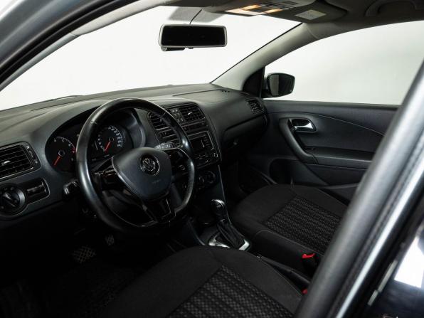 Volkswagen Polo V Рестайлинг с пробегом 2017 года, цена 1 092 000 рублей, 115204 км, седан, Автокод Объявления