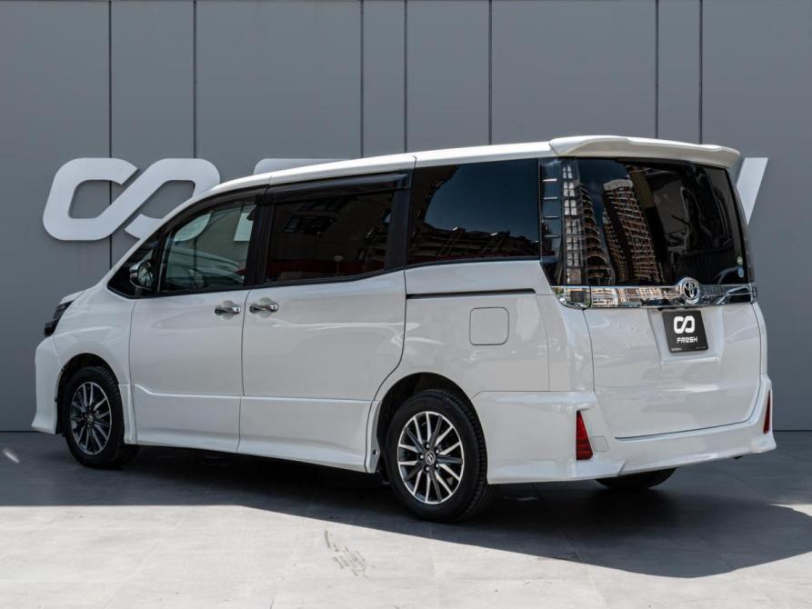 Toyota Voxy III (R80) Краснодар  - изображение 2