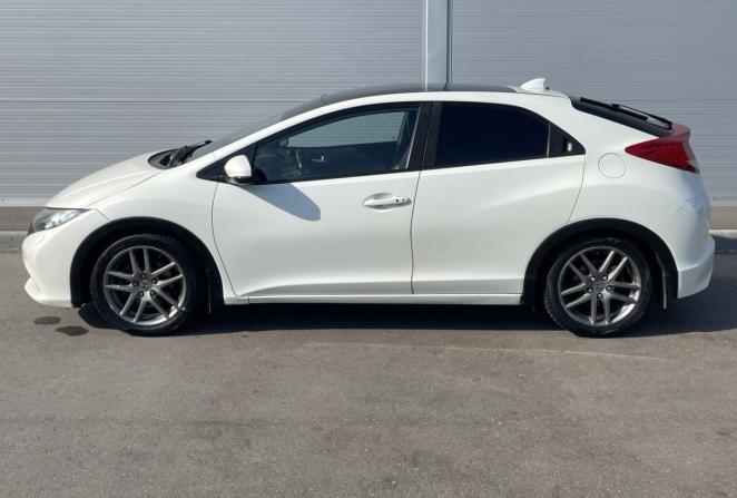 Honda Civic IX с пробегом 2012 года, цена 1 050 000 рублей, 272245 км, хэтчбек, Автокод Объявления