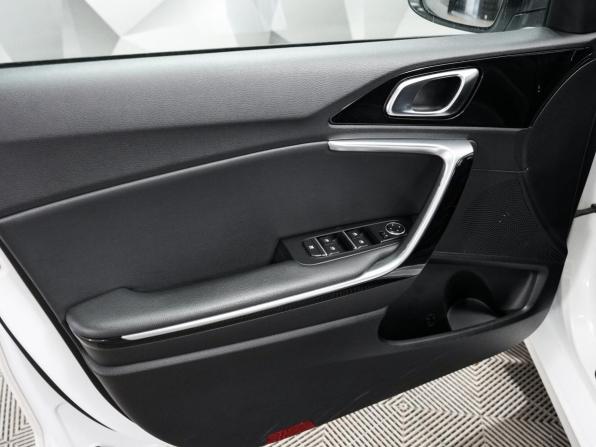 Kia Ceed III с пробегом 2018 года, цена 1 690 000 рублей, 98048 км, хэтчбек, Автокод Объявления