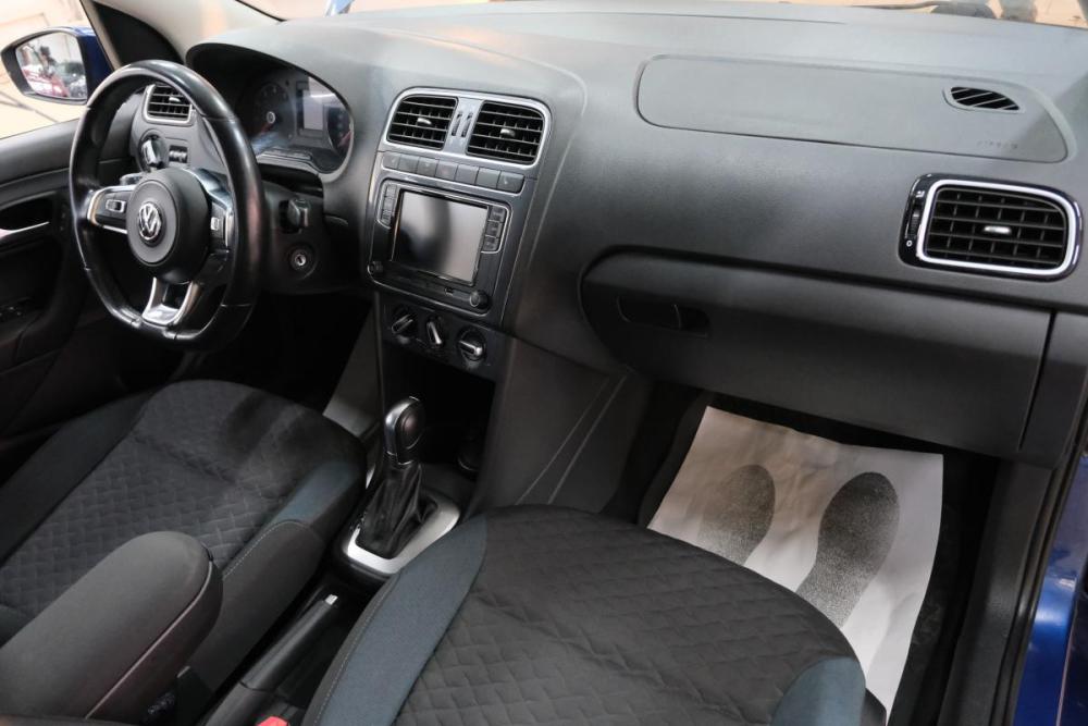 Volkswagen Polo V Рестайлинг Омск  - изображение 21