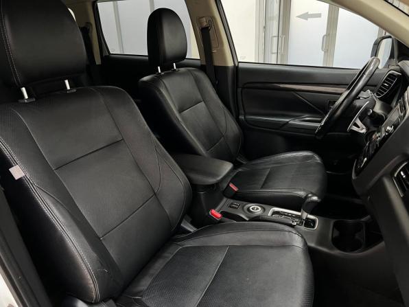 Mitsubishi Outlander III Рестайлинг 2 с пробегом 2016 года, цена 1 890 000 рублей, 113112 км, внедорожник, Автокод Объявления