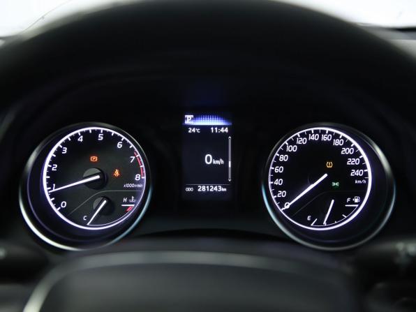 Toyota Camry VIII (XV70) Рестайлинг с пробегом 2021 года, цена 2 190 000 рублей, 279313 км, седан, Автокод Объявления