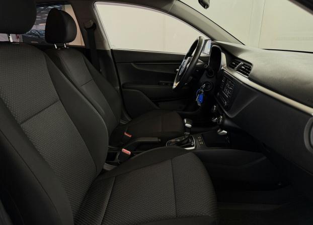 Kia Rio IV Рестайлинг с пробегом 2021 года, цена 1 770 000 рублей, 62701 км, седан, Автокод Объявления