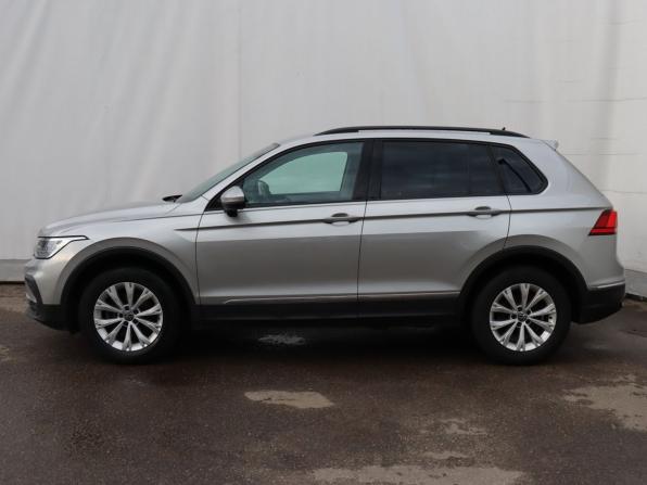 Volkswagen Tiguan II Рестайлинг с пробегом 2021 года, цена 2 550 000 рублей, 72000 км, внедорожник, Автокод Объявления