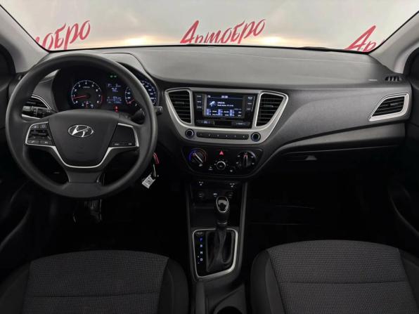 Hyundai Solaris II Рестайлинг с пробегом 2022 года, цена 1 579 000 рублей, 56982 км, седан, Автокод Объявления