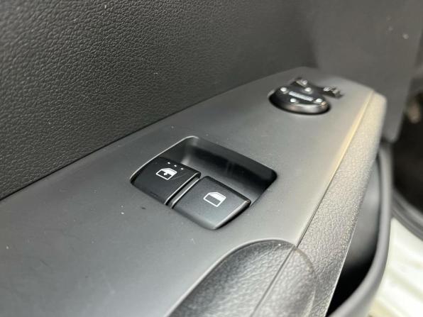 Hyundai Solaris II с пробегом 2017 года, цена 898 970 рублей, 117030 км, седан, Автокод Объявления