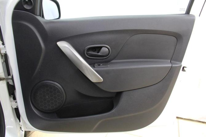 Renault Logan II с пробегом 2014 года, цена 676 300 рублей, 138000 км, седан, Автокод Объявления