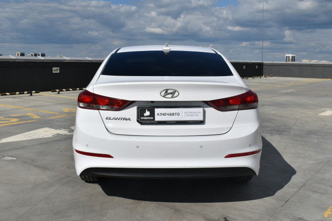 Hyundai Elantra VI (AD) с пробегом 2018 года, цена 1 770 000 рублей, 80000 км, седан, Автокод Объявления