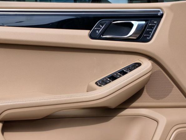 Porsche Macan I с пробегом 2016 года, цена 4 500 000 рублей, 65256 км, внедорожник, Автокод Объявления