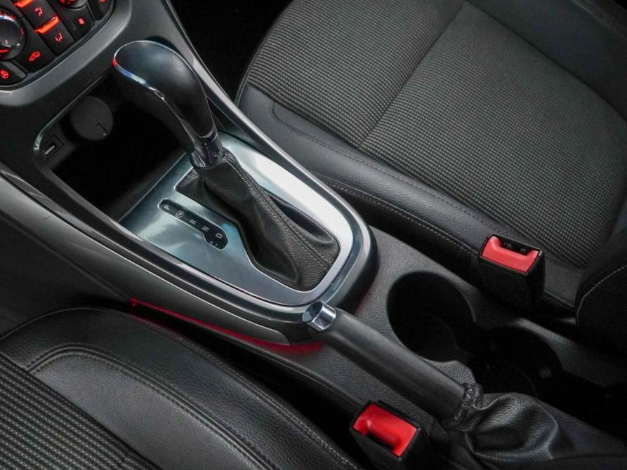 Opel Astra J Рестайлинг Москва  - изображение 14