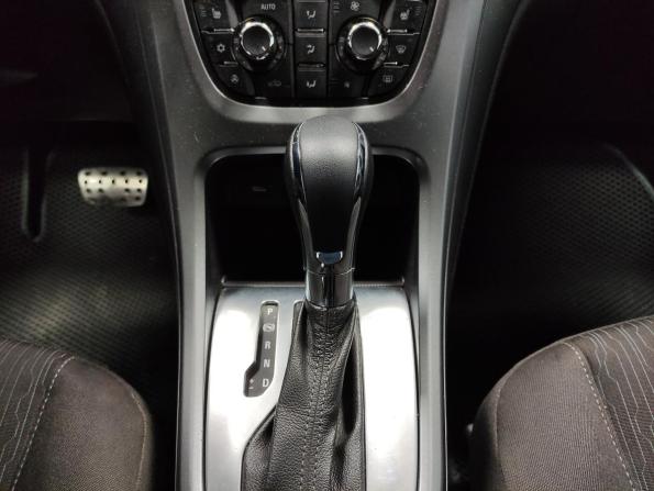 Opel Astra J Рестайлинг с пробегом 2015 года, цена 899 000 рублей, 153647 км, хэтчбек, Автокод Объявления