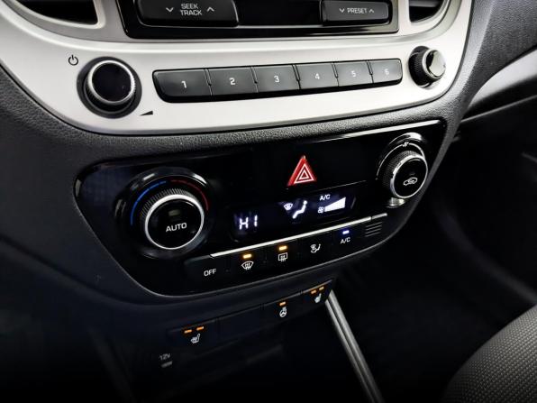 Hyundai Solaris II с пробегом 2020 года, цена 1 225 000 рублей, 142535 км, седан, Автокод Объявления