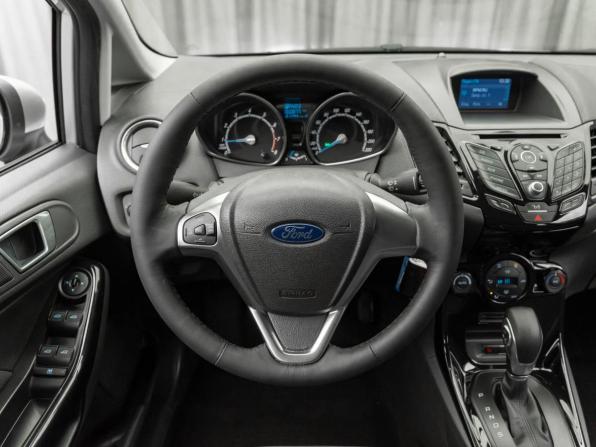 Ford Fiesta Mk6 Рестайлинг с пробегом 2015 года, цена 1 030 000 рублей, 60877 км, хэтчбек, Автокод Объявления