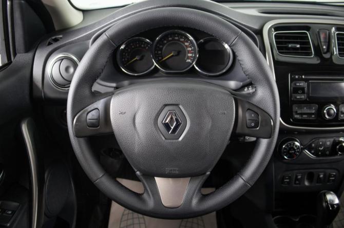 Renault Sandero II с пробегом 2016 года, цена 1 059 000 рублей, 71000 км, хэтчбек, Автокод Объявления