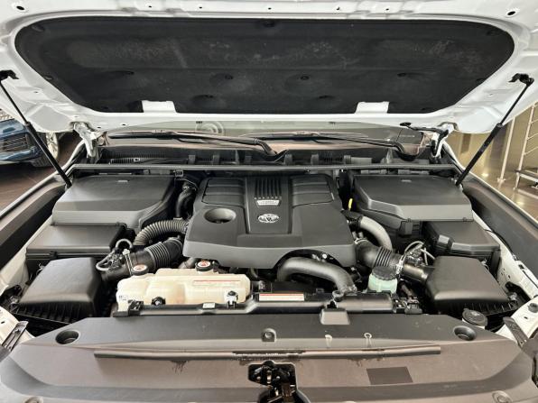 Toyota Land Cruiser 300 Series с пробегом 2022 года, цена 10 979 000 рублей, 51016 км, внедорожник, Автокод Объявления