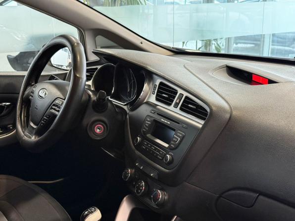 Kia Ceed II с пробегом 2014 года, цена 955 000 рублей, 203676 км, хэтчбек, Автокод Объявления