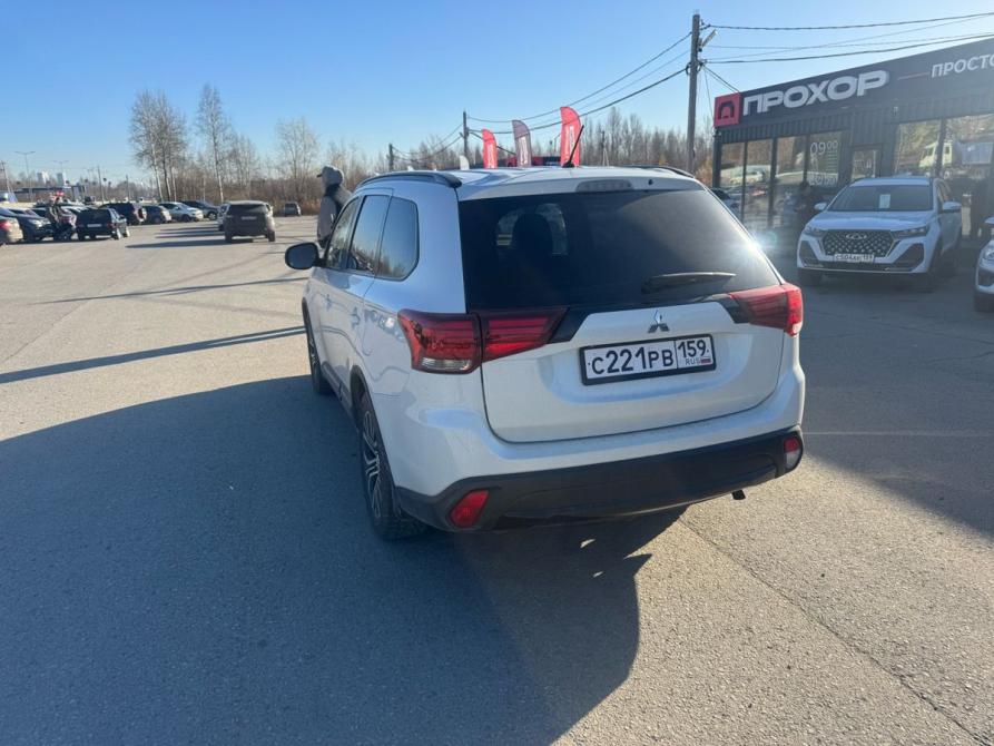 Mitsubishi Outlander III Рестайлинг 2 Пермь  - изображение 3