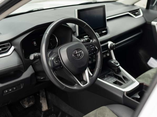 Toyota RAV4 V (XA50) с пробегом 2023 года, цена 3 550 000 рублей, 44256 км, внедорожник, Автокод Объявления