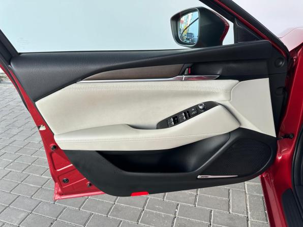 Mazda 6 III (GJ) Рестайлинг 2 с пробегом 2019 года, цена 2 610 000 рублей, 59587 км, седан, Автокод Объявления