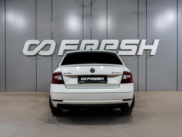 Skoda Octavia III (A7) Рестайлинг с пробегом 2018 года, цена 1 849 000 рублей, 205696 км, лифтбек, Автокод Объявления