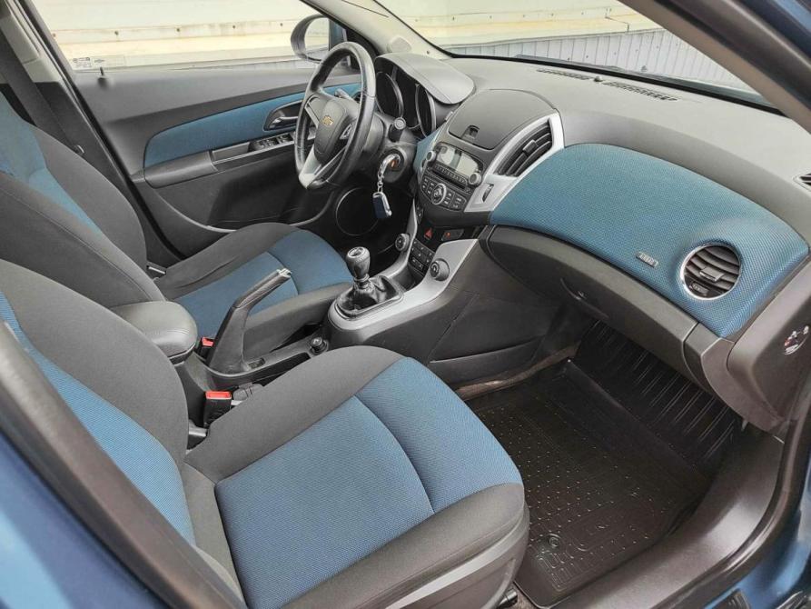 Chevrolet Cruze I Рестайлинг Санкт-Петербург  - изображение 8