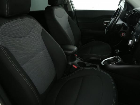 Kia Soul II Рестайлинг с пробегом 2017 года, цена 1 249 000 рублей, 203500 км, хэтчбек, Автокод Объявления
