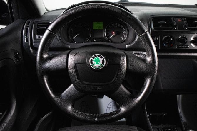 Skoda Fabia II Рестайлинг с пробегом 2012 года, цена 649 000 рублей, 230000 км, хэтчбек, Автокод Объявления