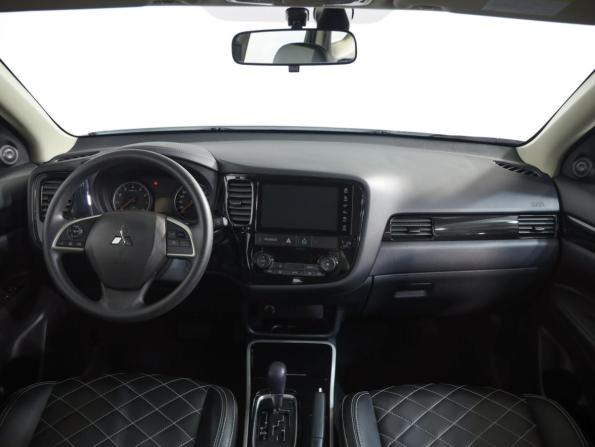 Mitsubishi Outlander III Рестайлинг 3 с пробегом 2022 года, цена 2 649 000 рублей, 4547 км, внедорожник, Автокод Объявления
