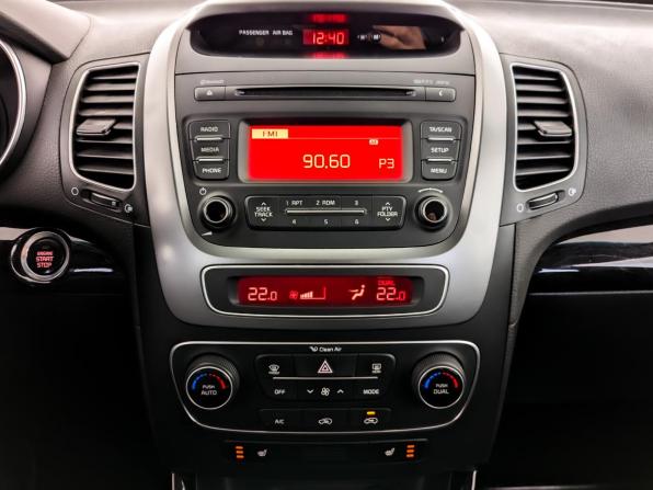 Kia Sorento II Рестайлинг с пробегом 2018 года, цена 1 750 000 рублей, 208000 км, внедорожник, Автокод Объявления