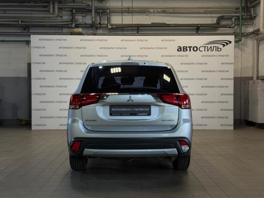 Mitsubishi Outlander III Рестайлинг 2 Санкт-Петербург  - изображение 6