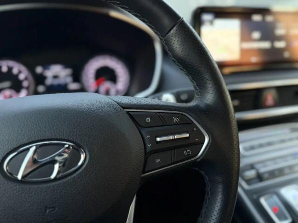 Hyundai Santa Fe IV Рестайлинг с пробегом 2023 года, цена 3 818 000 рублей, 58864 км, внедорожник, Автокод Объявления