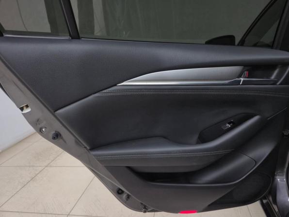 Mazda 6 III (GJ) Рестайлинг 2 с пробегом 2019 года, цена 2 550 000 рублей, 64048 км, седан, Автокод Объявления