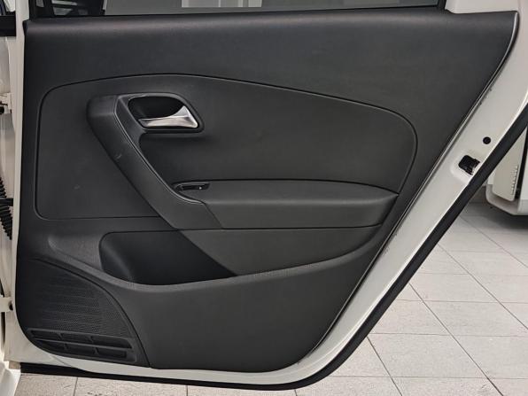 Volkswagen Polo V с пробегом 2012 года, цена 630 000 рублей, 214078 км, седан, Автокод Объявления