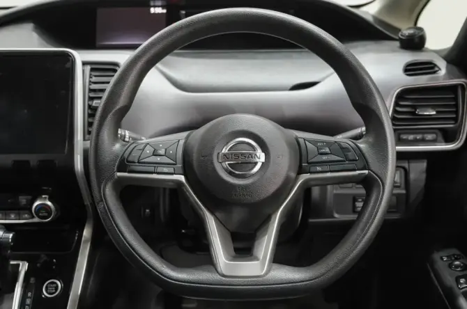 Nissan Serena V (C27) с пробегом 2016 года, цена 1 619 000 рублей, 215000 км, минивэн, Автокод Объявления
