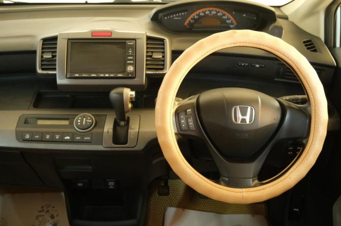 Honda Freed I с пробегом 2010 года, цена 1 059 000 рублей, 161500 км, компактвэн, Автокод Объявления