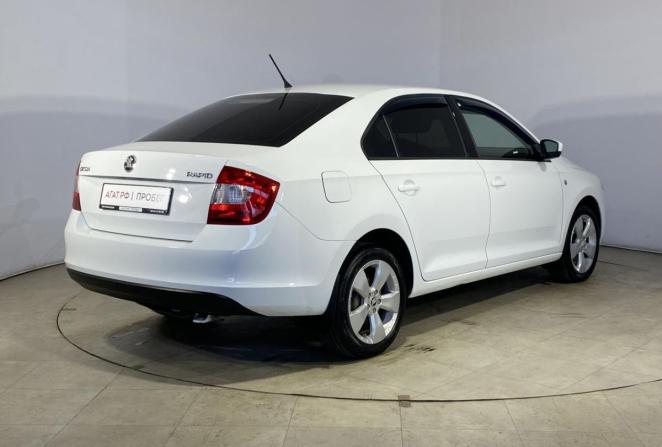 Skoda Rapid I с пробегом 2015 года, цена 1 050 000 рублей, 94036 км, лифтбек, Автокод Объявления