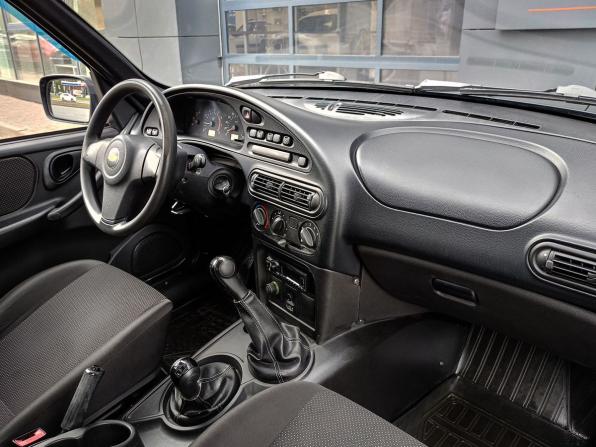 Chevrolet Niva I Рестайлинг с пробегом 2015 года, цена 621 000 рублей, 82500 км, внедорожник, Автокод Объявления
