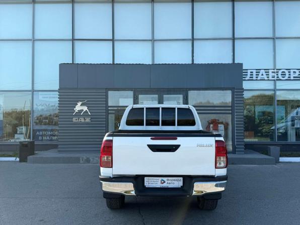 Toyota Hilux VIII с пробегом 2016 года, цена 2 600 000 рублей, 190000 км, пикап, Автокод Объявления