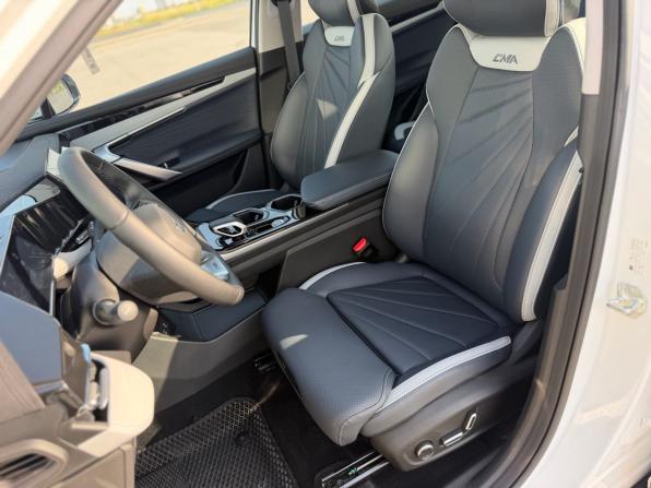 Geely Atlas II с пробегом 2024 года, цена 3 199 000 рублей, 4269 км, внедорожник, Автокод Объявления