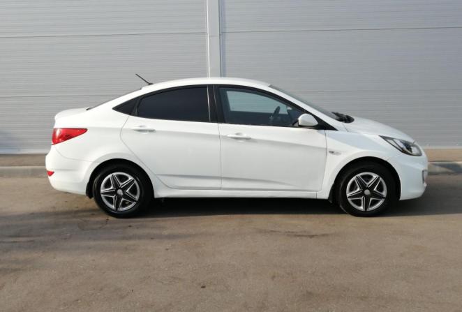 Hyundai Solaris I с пробегом 2012 года, цена 570 000 рублей, 240348 км, седан, Автокод Объявления