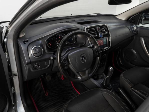 Renault Sandero II с пробегом 2015 года, цена 600 000 рублей, 217798 км, хэтчбек, Автокод Объявления