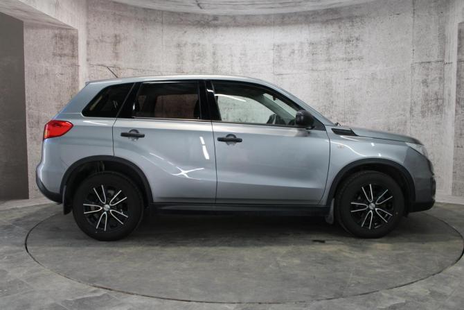Suzuki Vitara II с пробегом 2018 года, цена 1 695 000 рублей, 99396 км, внедорожник, Автокод Объявления