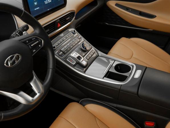 Hyundai Santa Fe IV Рестайлинг с пробегом 2023 года, цена 4 490 000 рублей, 22965 км, внедорожник, Автокод Объявления