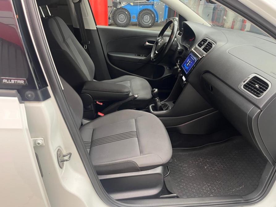 Volkswagen Polo V Рестайлинг Альметьевск  - изображение 21