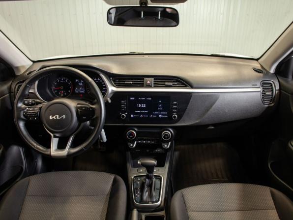 Kia Rio IV Рестайлинг с пробегом 2021 года, цена 1 890 000 рублей, 57999 км, седан, Автокод Объявления