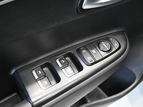 Kia Rio IV с пробегом 2018 года, цена 1 499 900 рублей, 136800 км, хэтчбек, Автокод Объявления