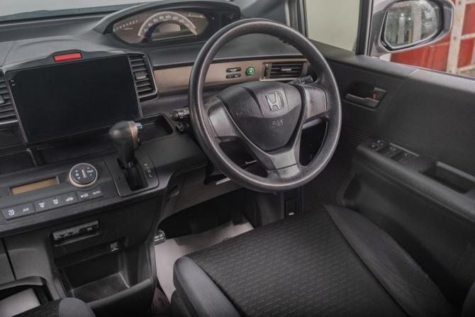 Honda Freed I Рестайлинг с пробегом 2012 года, цена 1 199 000 рублей, 175000 км, компактвэн, Автокод Объявления
